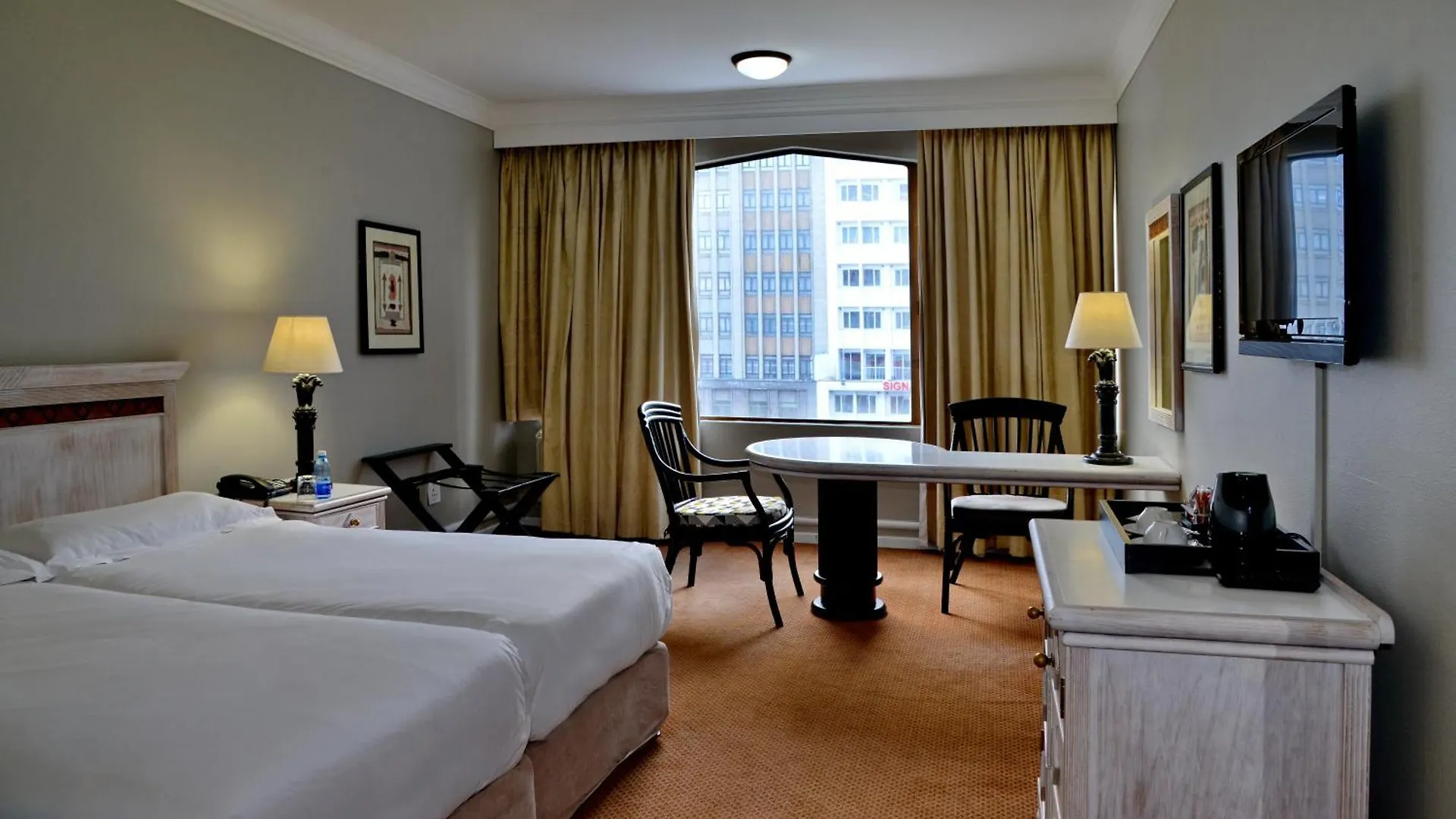 The Capetonian - Halal Hotel Cape Town 4*,